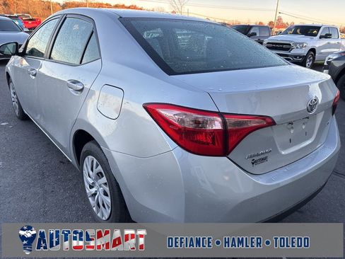 Used 2018 Toyota Corolla LE image 3