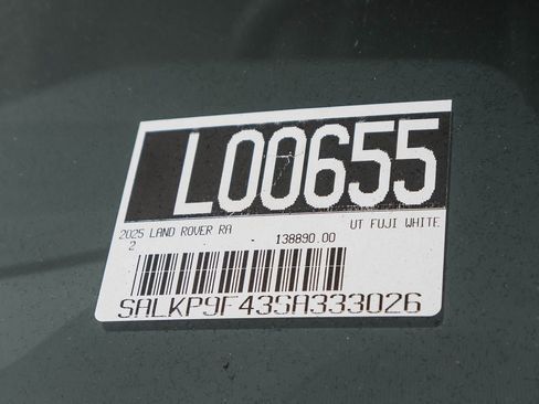 New 2025 Land Rover Range Rover SE image 38