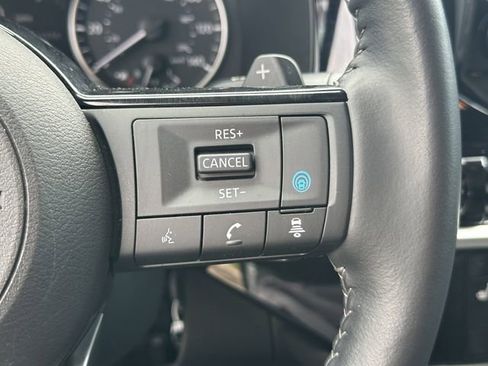 Certified 2025 Nissan Pathfinder SL FWD image 28