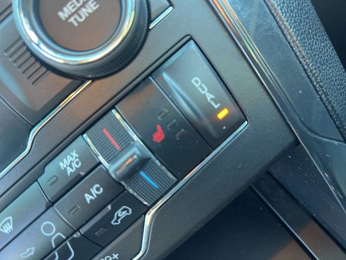 Used 2018 Ford Explorer XLT w/ Equipment Group 202A AWD/4WD image 48