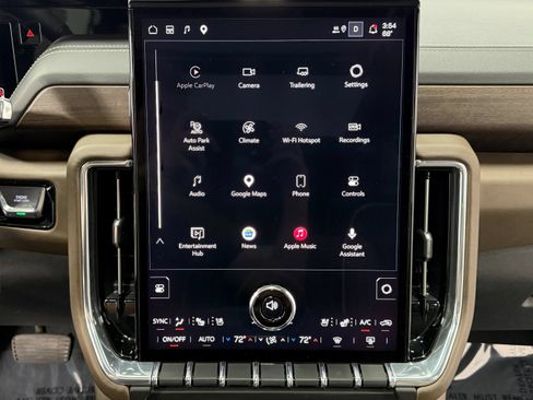 Used 2025 GMC Yukon XL Denali Ultimate AWD/4WD image 30