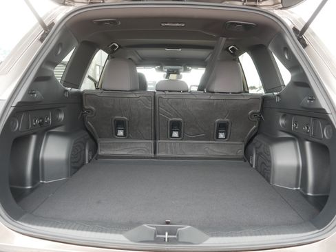 Used 2025 Subaru Forester Premium AWD/4WD image 18