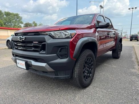 Used 2025 Chevrolet Colorado Trail Boss AWD/4WD image 3