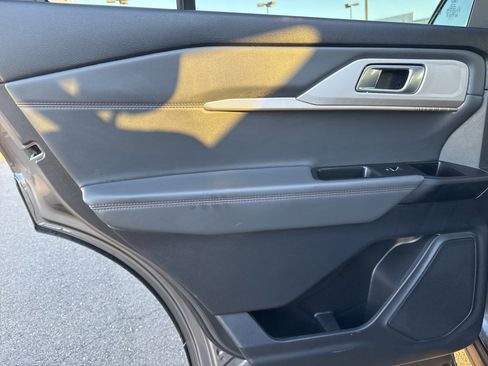 Used 2025 Ford Explorer Active image 16