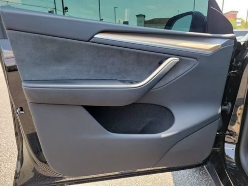 Used 2023 Tesla Model Y Long Range AWD/4WD image 9