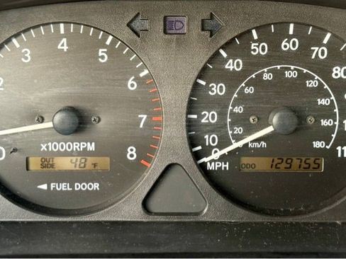 Used 2001 Toyota Corolla LE image 9