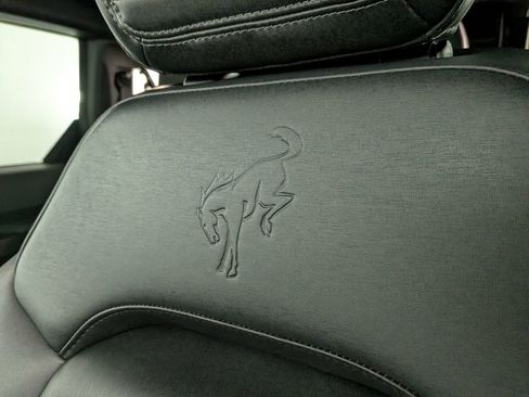 Used 2022 Ford Bronco Black Diamond image 17