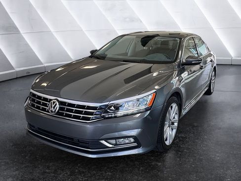 Used 2017 Volkswagen Passat 1.8T SE image 3