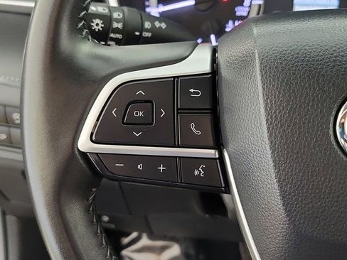 Used 2024 Toyota Highlander XLE image 26