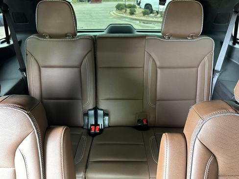 Used 2022 Chevrolet Tahoe High Country w/ Premium Package 2 AWD/4WD image 23