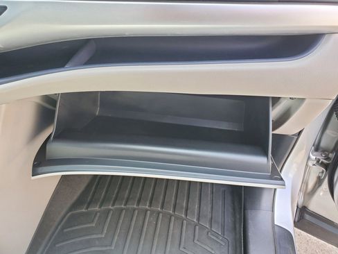 Used 2016 Toyota Highlander XLE image 25