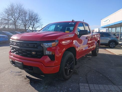 Used 2023 Chevrolet Silverado 1500 Custom image 5