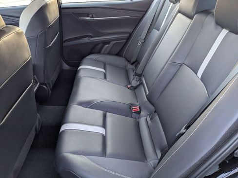 Used 2025 Toyota Camry SE image 28