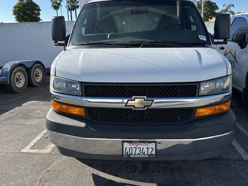 Used 2019 Chevrolet Express 3500 w/ Power Convenience Package image 3
