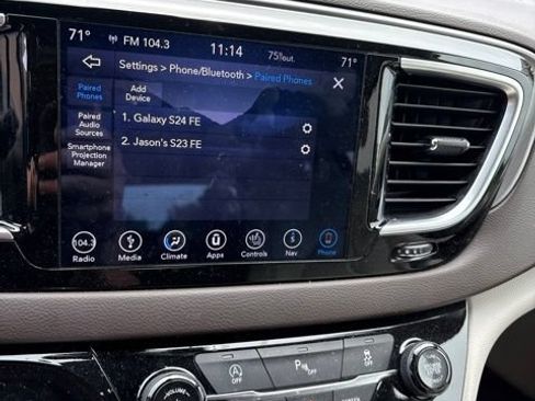 Used 2019 Chrysler Pacifica Touring-L Plus FWD image 12