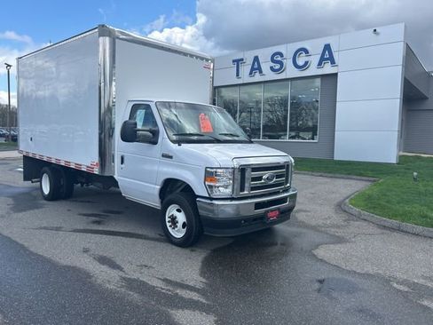 Used 2022 Ford E-450 and Econoline 450 Super Duty w/ Power Windows & Locks Group RWD image 1