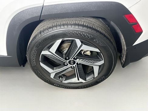 Used 2023 Hyundai Tucson Limited FWD image 11
