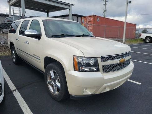 Used 2014 Chevrolet Suburban LTZ image 1