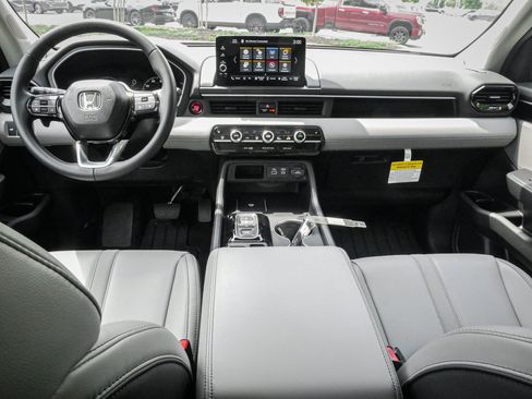 Used 2025 Honda Pilot EX-L image 27