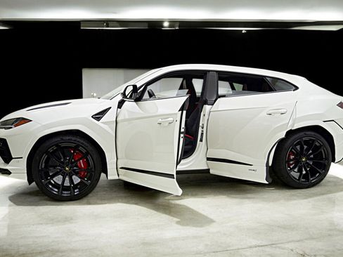 Used 2024 Lamborghini Urus S image 4