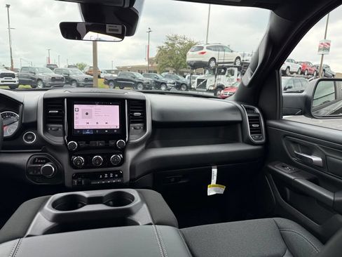 New 2026 RAM 1500 Express AWD/4WD image 15