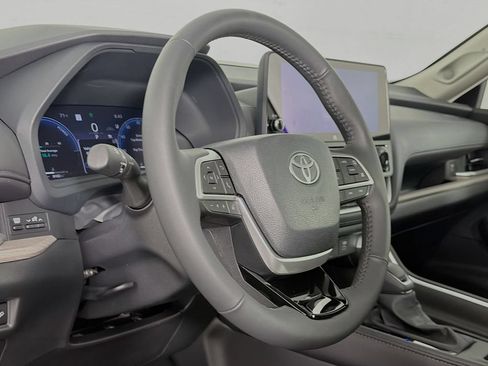 Used 2026 Toyota Grand Highlander AWD Hybrid image 37