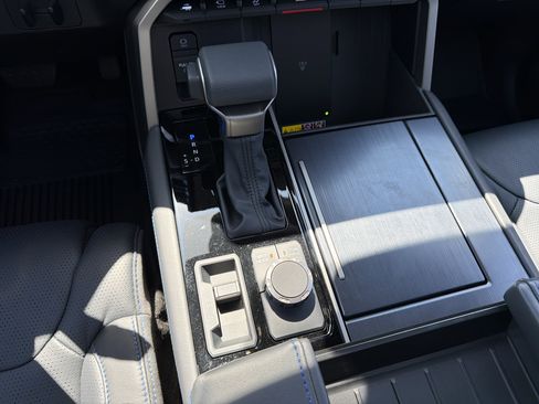 Used 2026 Toyota Sequoia Platinum image 30