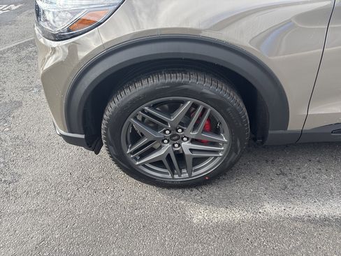 New 2026 Ford Explorer ST-Line w/ ST-Line Street Pack image 11