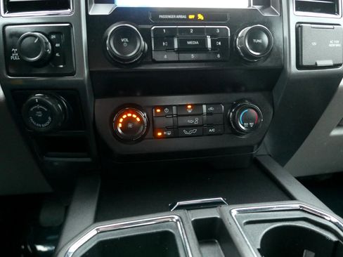 Used 2019 Ford F150 XLT w/ Equipment Group 301A Mid image 17