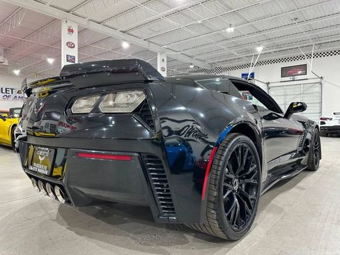 Used 2015 Chevrolet Corvette Z06 w/ 3LZ Preferred Equipment Group RWD image 21
