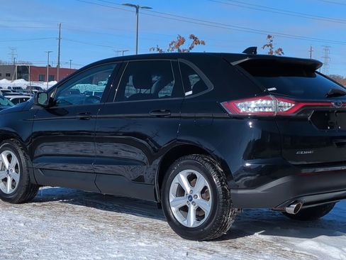 Used 2018 Ford Edge SE image 3