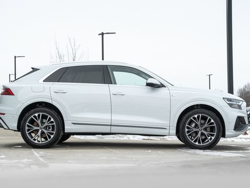 Used 2022 Audi Q8 Premium Plus w/ Premium Plus Package image 3