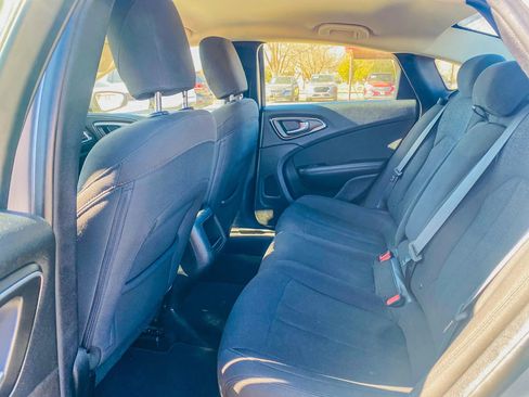 Used 2016 Chrysler 200 Limited image 24