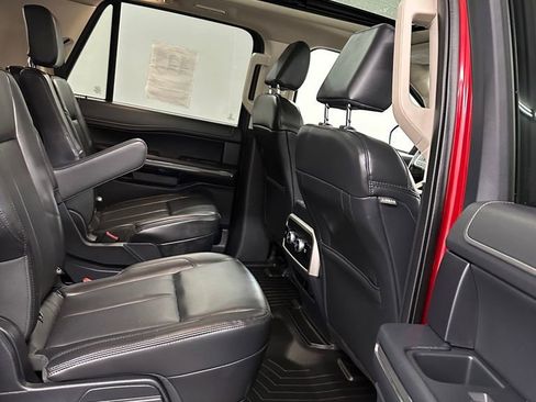 Used 2022 Ford Expedition XLT w/ Equipment Group 202A AWD/4WD image 38