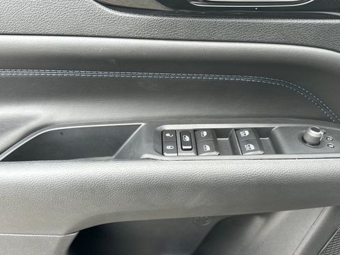 New 2026 Jeep Compass Latitude image 11