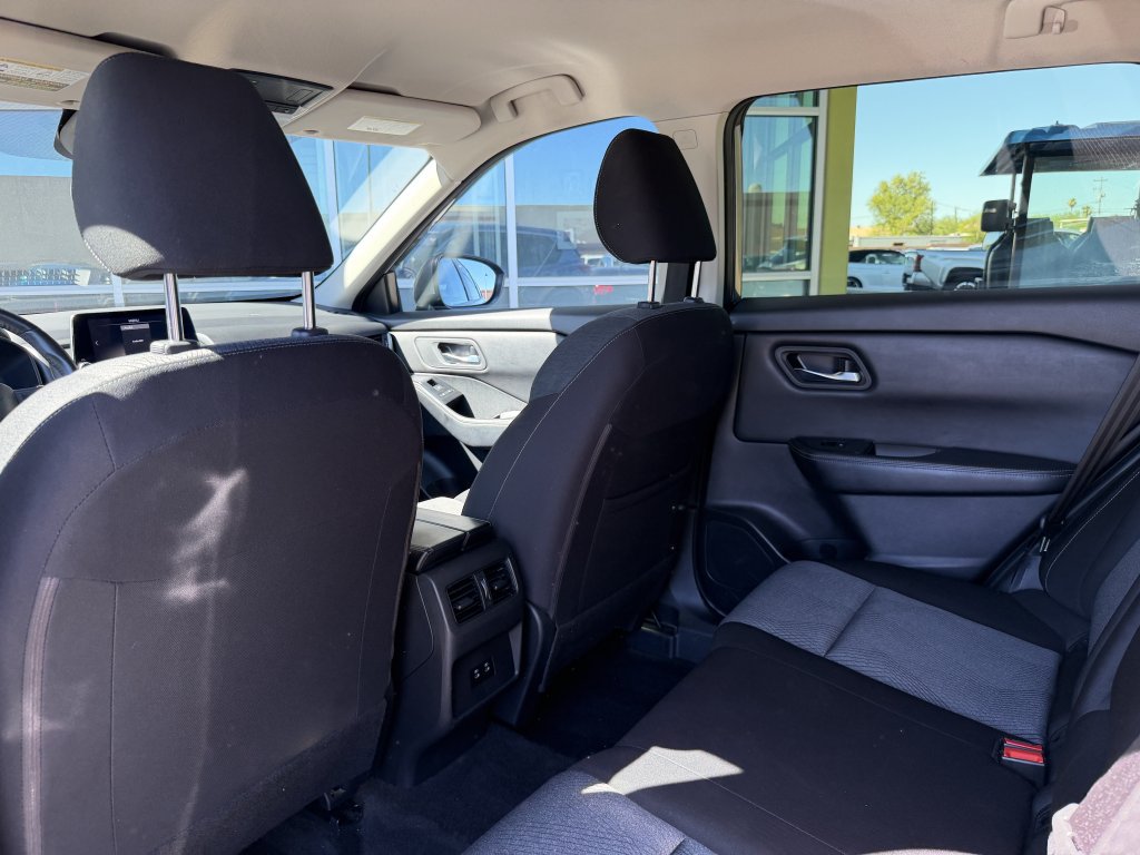 Used 2025 Nissan Rogue SV FWD image 34