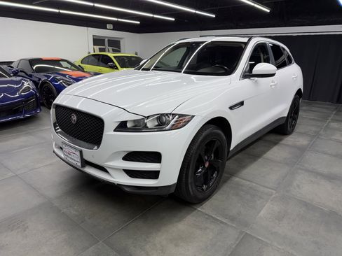 Used 2019 Jaguar F-PACE Premium image 1