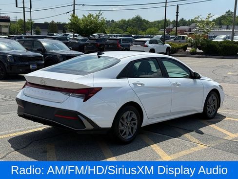 Certified 2024 Hyundai Elantra SEL FWD image 6