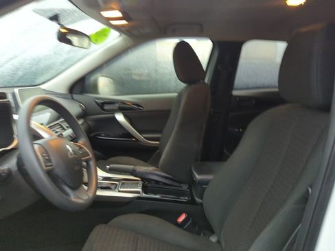 Used 2020 Mitsubishi Eclipse Cross LE image 7