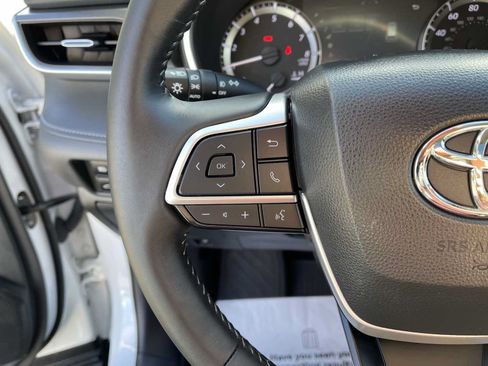 Certified 2024 Toyota Highlander XLE AWD/4WD image 19