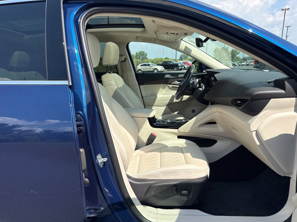 Used 2022 Buick Envision Avenir w/ Technology Package II AWD/4WD image 11