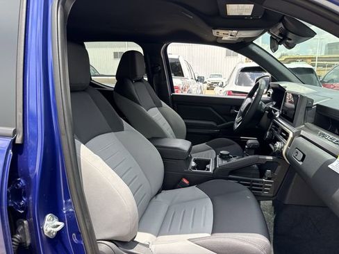 Used 2025 Toyota Tacoma TRD Sport AWD/4WD image 30