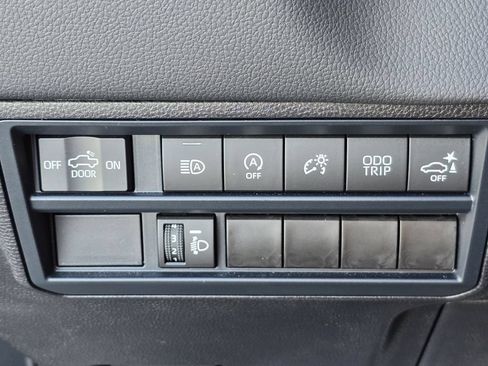 Used 2024 Toyota Tundra Limited AWD/4WD image 15