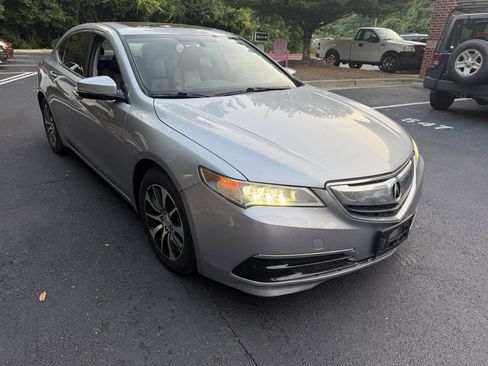 Used 2017 Acura TLX FWD image 8