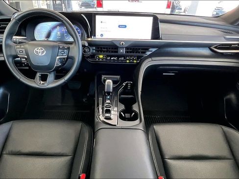 Certified 2026 Toyota Crown AWD/4WD image 7