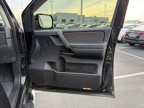 Used 2014 Nissan Titan SV w/ SV Value Truck Package image 21