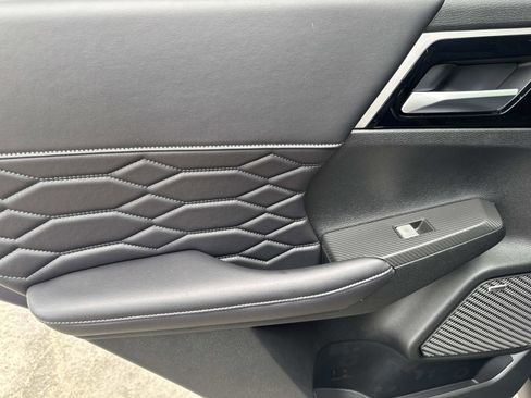 New 2025 Mitsubishi Outlander SEL image 11