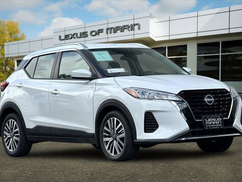 Used 2024 Nissan Kicks SV image 6