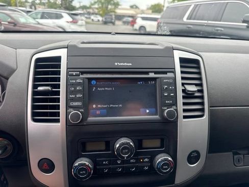 Used 2017 Nissan Frontier PRO-4X AWD/4WD image 16