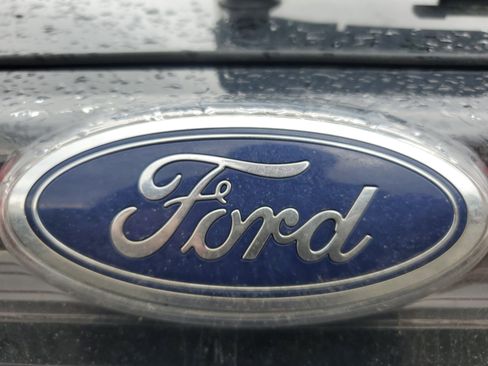 Used 2018 Ford Edge Titanium w/ Equipment Group 301A image 10